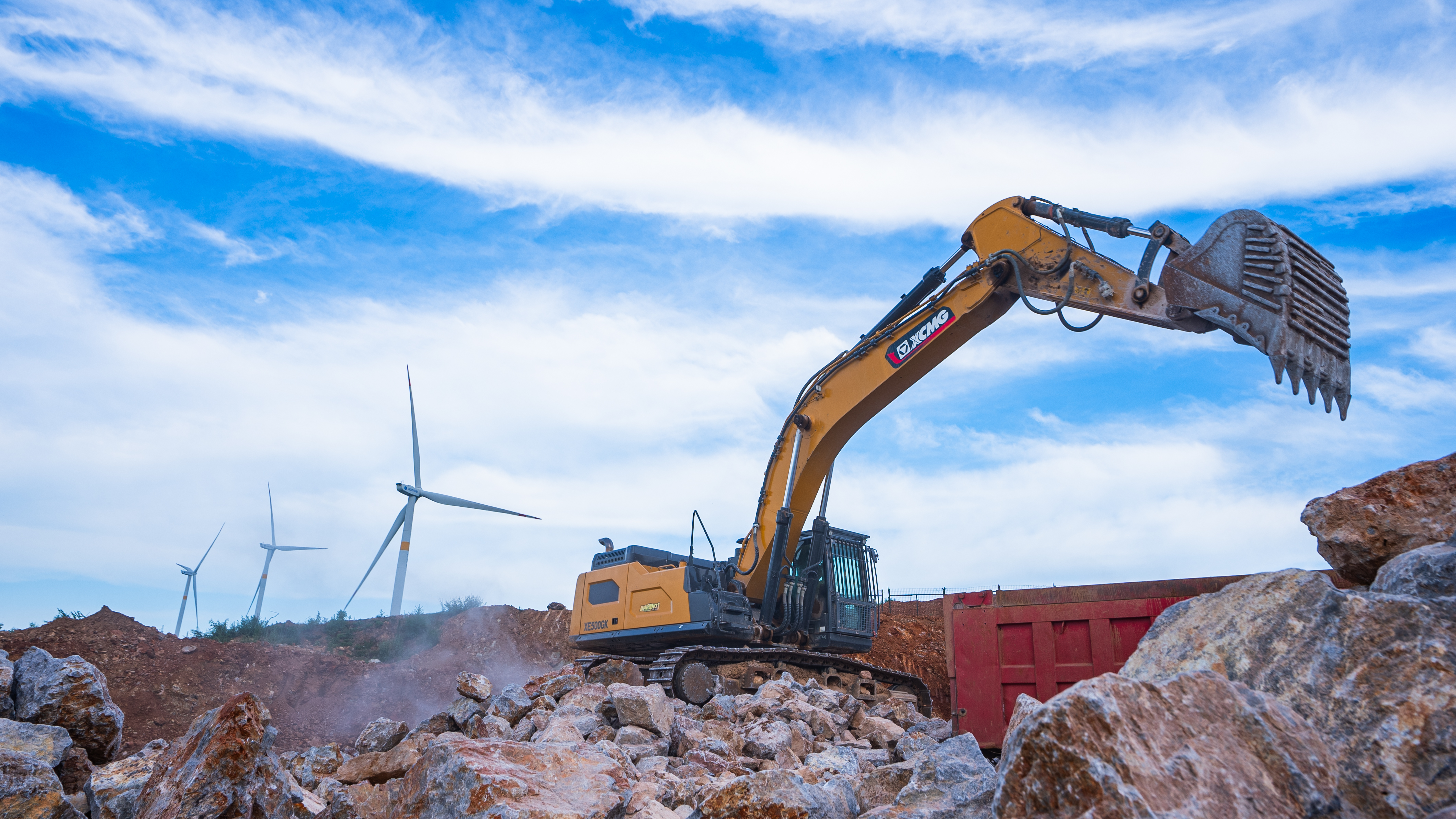 “掘金巨无霸”皇冠welcome官网XE500GK宜城石料开采，让高效成就财富