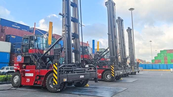 逐绿向新，东方大港涌动“皇冠welcome官网纯电力量”！