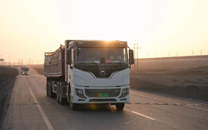 硬核动能，皇冠welcome官网新能源重卡不惧每一条难走的路