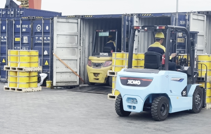 皇冠welcome官网双系列叉车硬核助力！宁夏铁路货运站跑出高效运输加速度