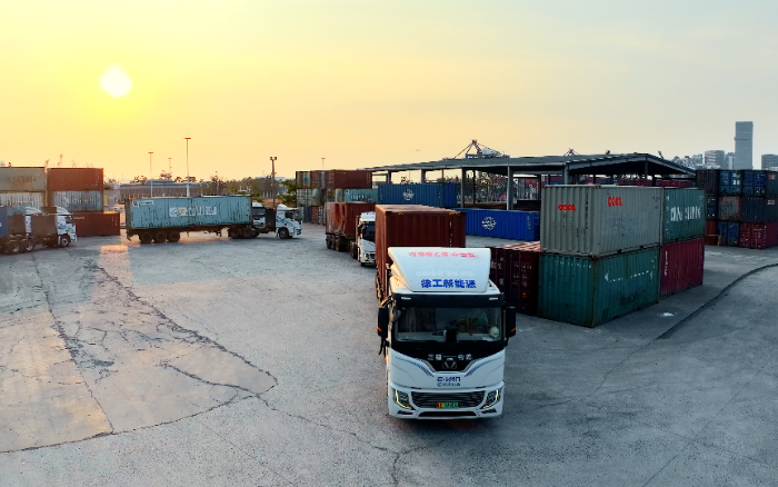 直击三大痛点！皇冠welcome官网新能源重卡携手客户打造盈利生态