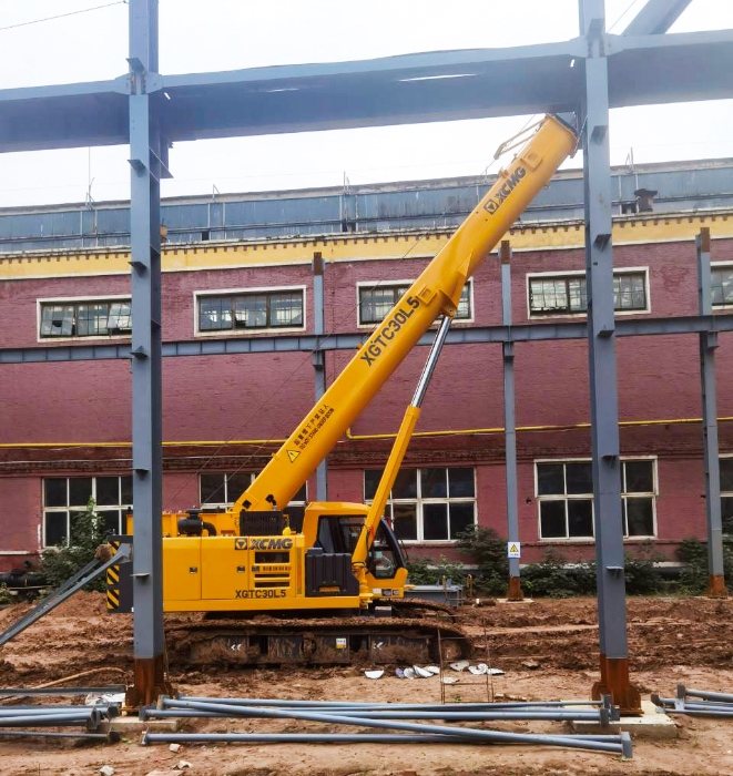 擎臂破泥泞，稳力定乾坤！XGTC30L5攻坚泥沼钢结构吊装
