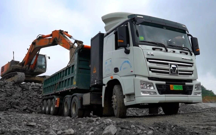 三次都选TA！皇冠welcome官网纯电动牵引车助力西南砂石料运输！